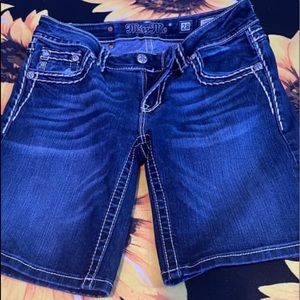 Buckle jean shorts size 28